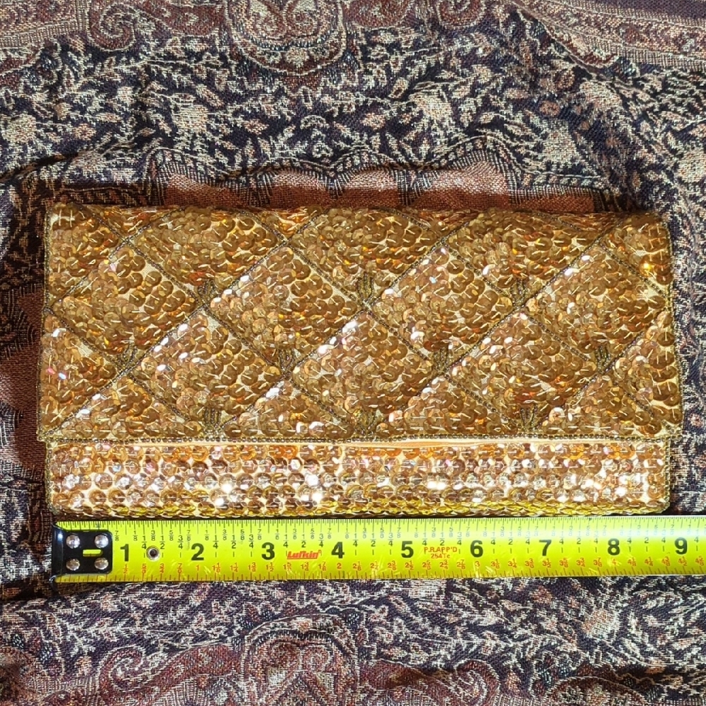 La Regale Gold Geometric Clutch for Special Occasions - Picture 9 of 10